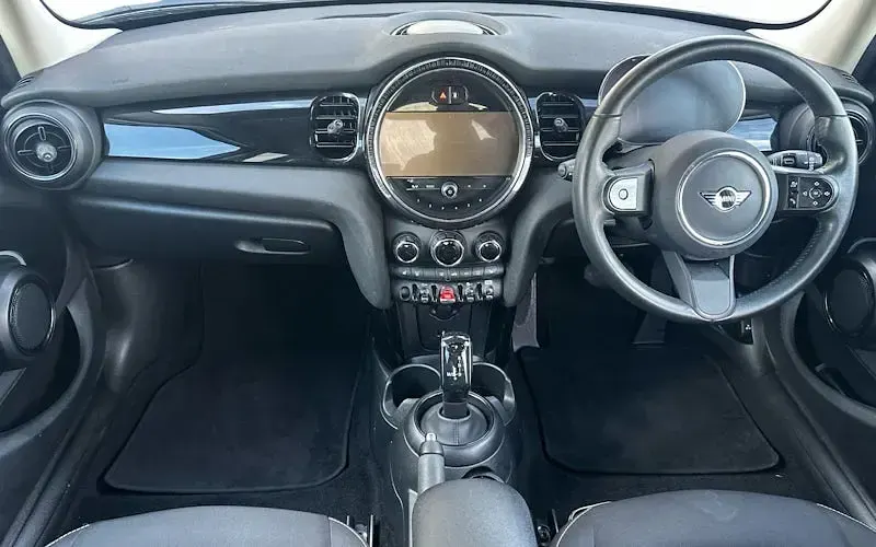 Used Mini Cooper Classic 136 HP (100 kW) 2022 Silver Hatchback