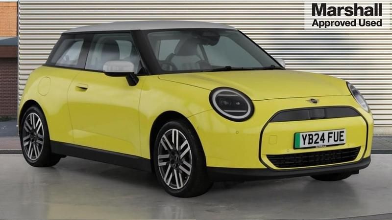 Used Mini Cooper Classic 135 kW (184 HP) 2024 Yellow Hatchback