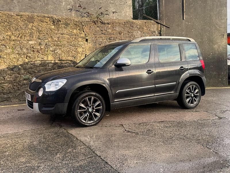 Black Used 2012 Skoda Yeti SUV | £4,295 (Fair price) - Image 1/4