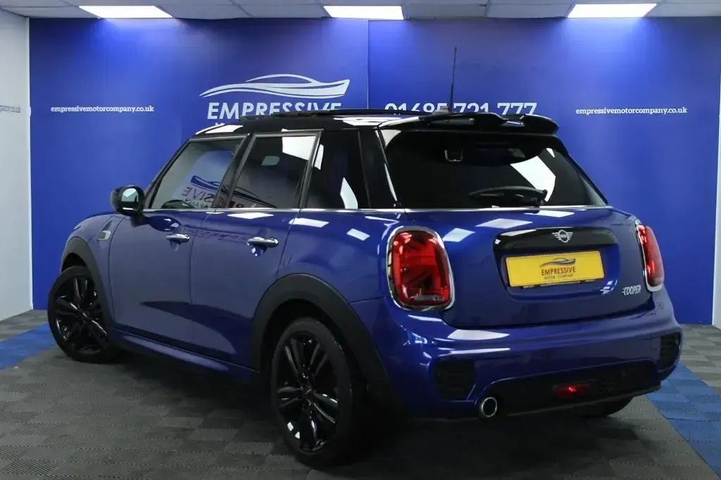 Used Mini Cooper Hatch 136 HP (100 kW) 2019 Blue Hatchback