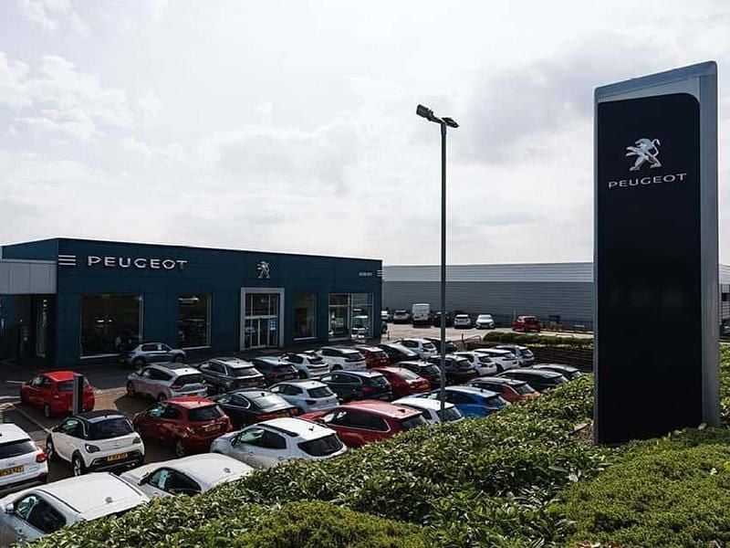 Grey Used 2024 Peugeot 5008 Allure MPV | £30,452 (Expensive) - Image 1/1