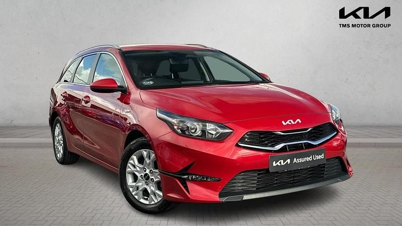 Used Kia Ceed 138 HP (101 kW) 2025 Red Hatchback