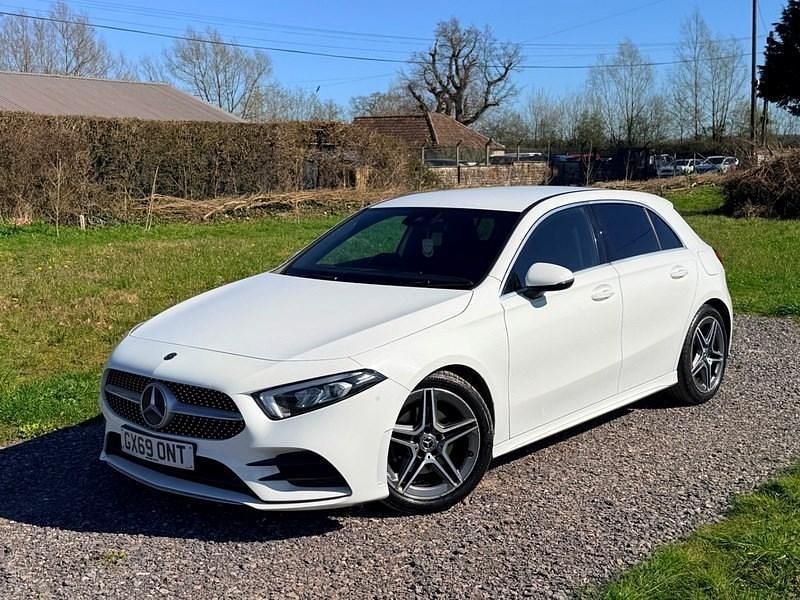 Used Mercedes A180 AMG line 136 HP (100 kW) 2019 White Hatchback