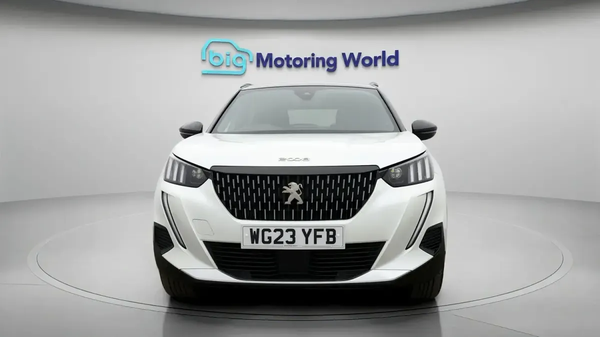 Used Peugeot 2008 GT 131 HP (96 kW) 2023 White SUV