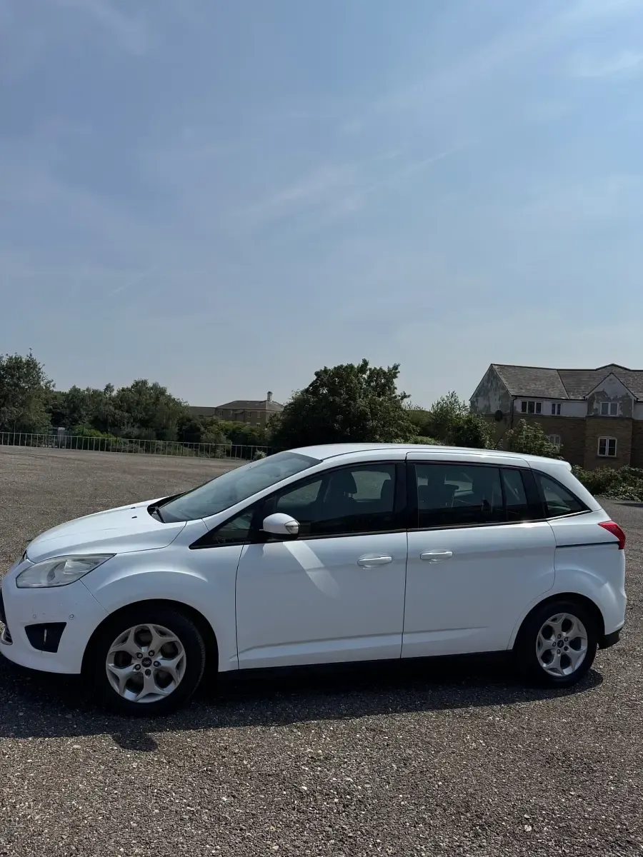 Used Ford Grand C-Max Zetec 2013 White MPV