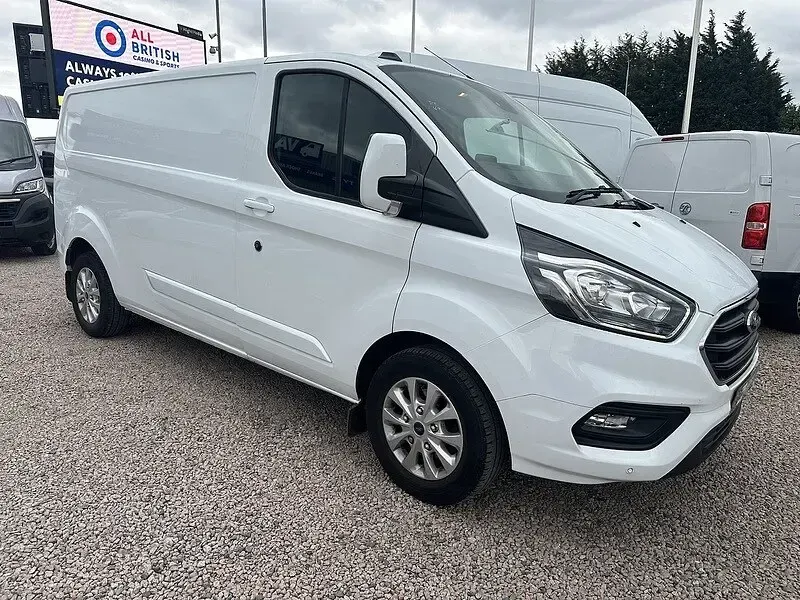 Used Ford Transit Custom Limited 130 HP (95 kW) 2022 White Van