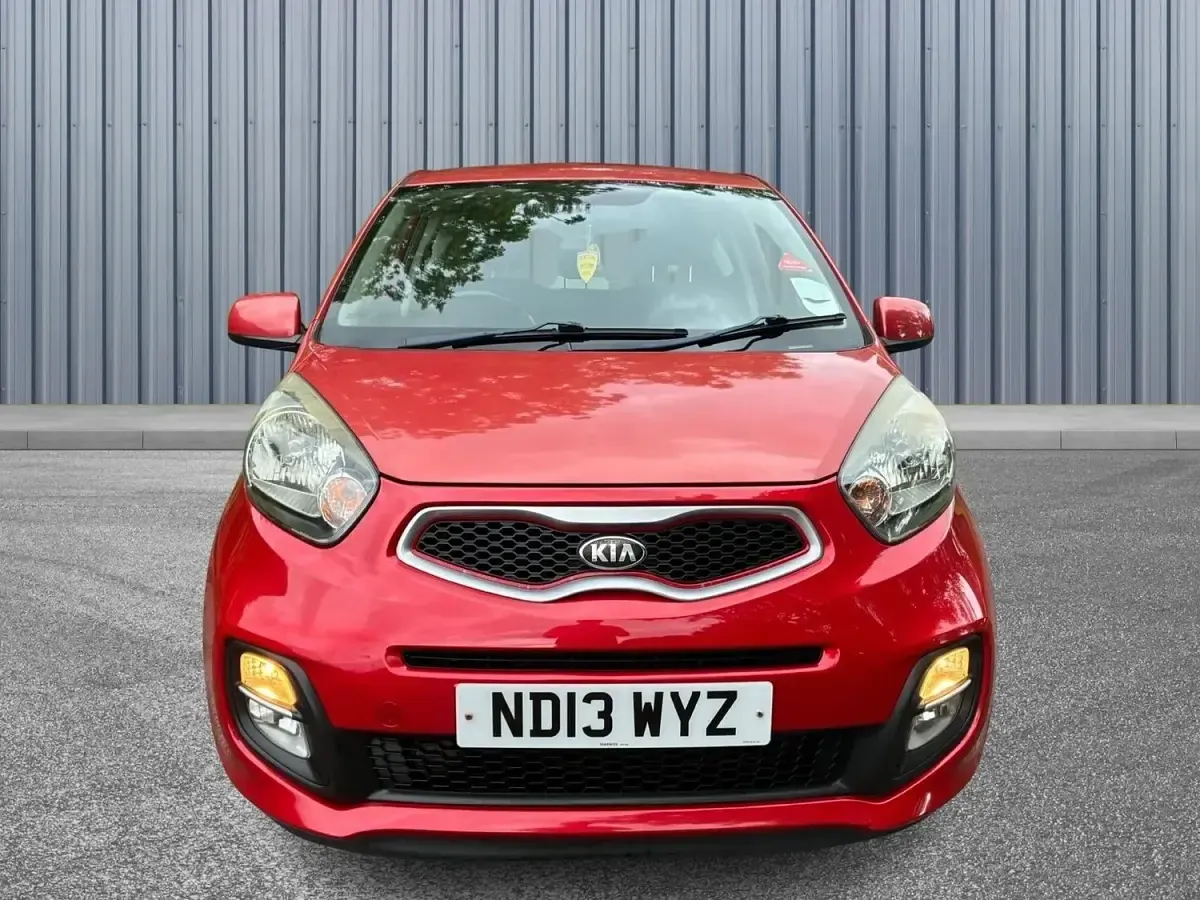 Used Kia Picanto City 68 HP (50 kW) 2013 Red Hatchback