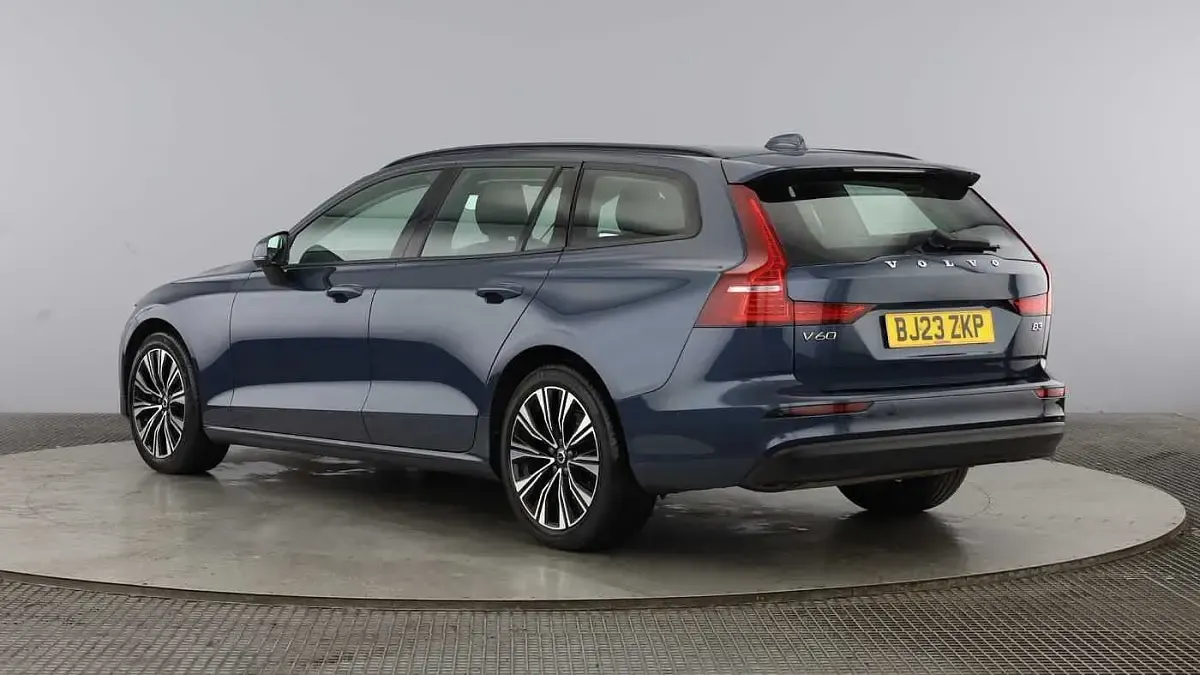 Used Volvo V60 Core 2023 Blue Estate
