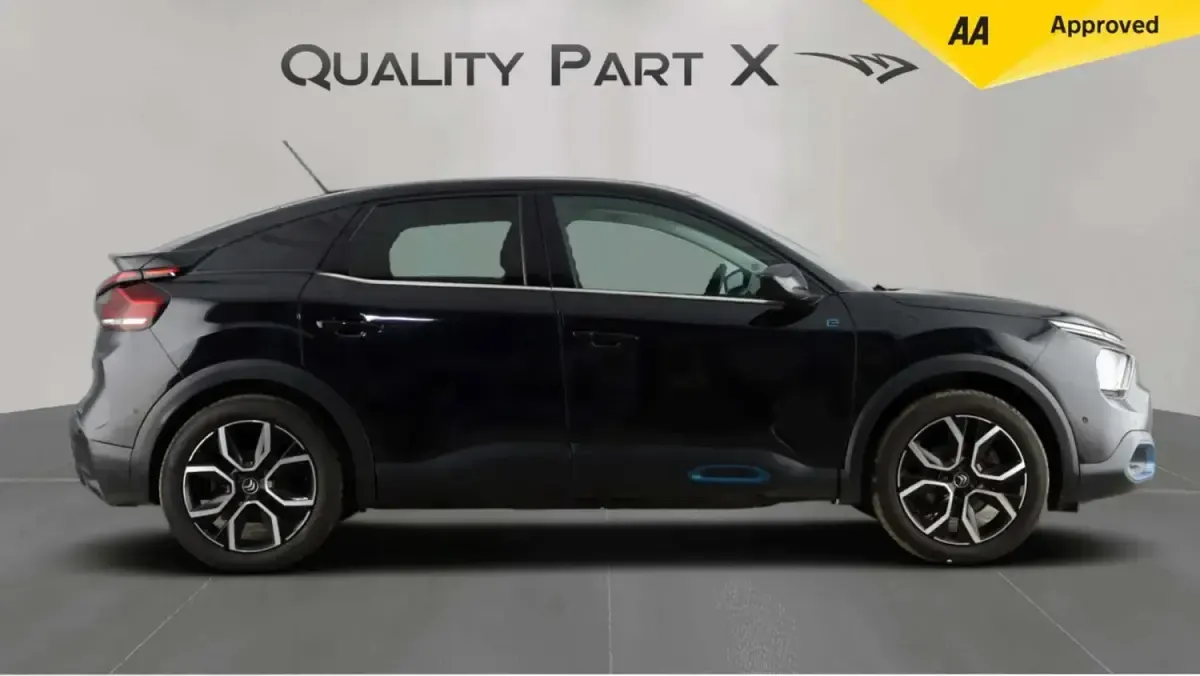 Usado Citroën e-C4 Shine 100 kW (136 HP) 2022 Preto Citadino