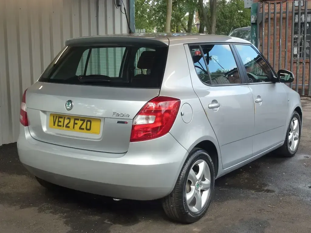 Used Skoda Fabia SE 69 HP (50 kW) 2012 Silver Hatchback