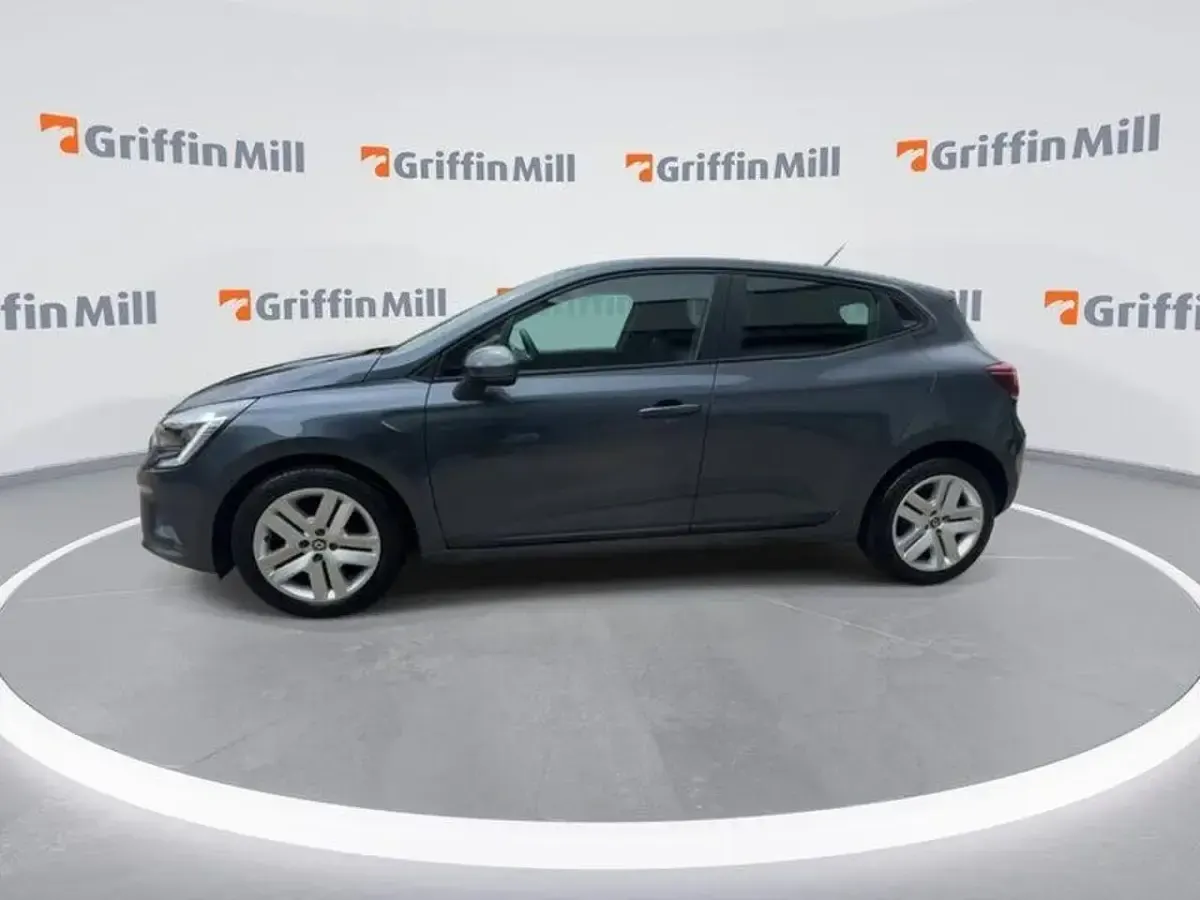 Used Renault Clio V Play 89 HP (65 kW) 2021 Grey