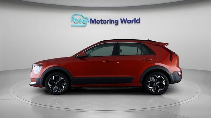 Used Kia e-Niro 147 kW (201 HP) 2023 Orange SUV