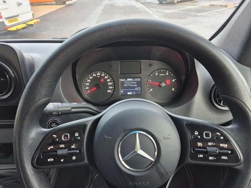 Used Mercedes Sprinter Premium 140 HP (102 kW) 2021 White Van