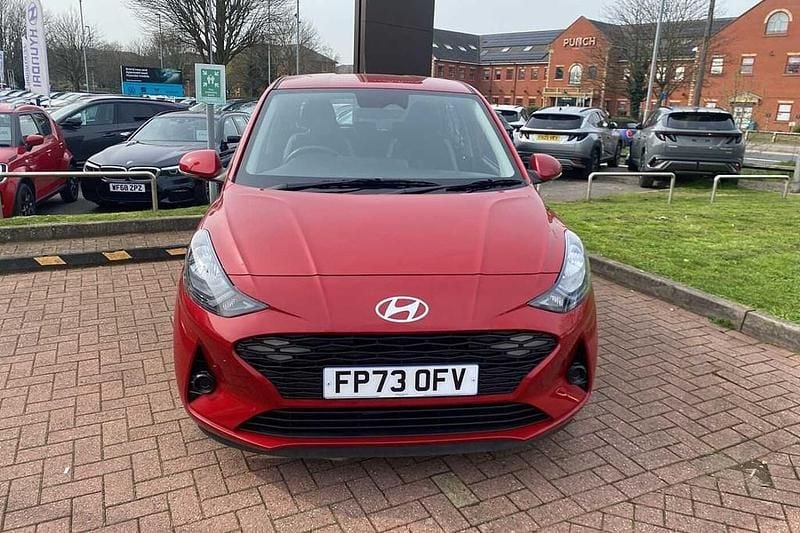 Used Hyundai i10 Advanced 2023 Red Hatchback