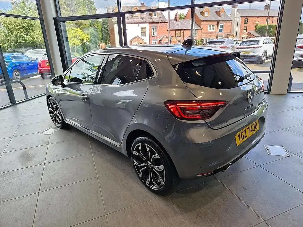 Used Renault Clio Techno 90 HP (66 kW) 2023 Grey Hatchback