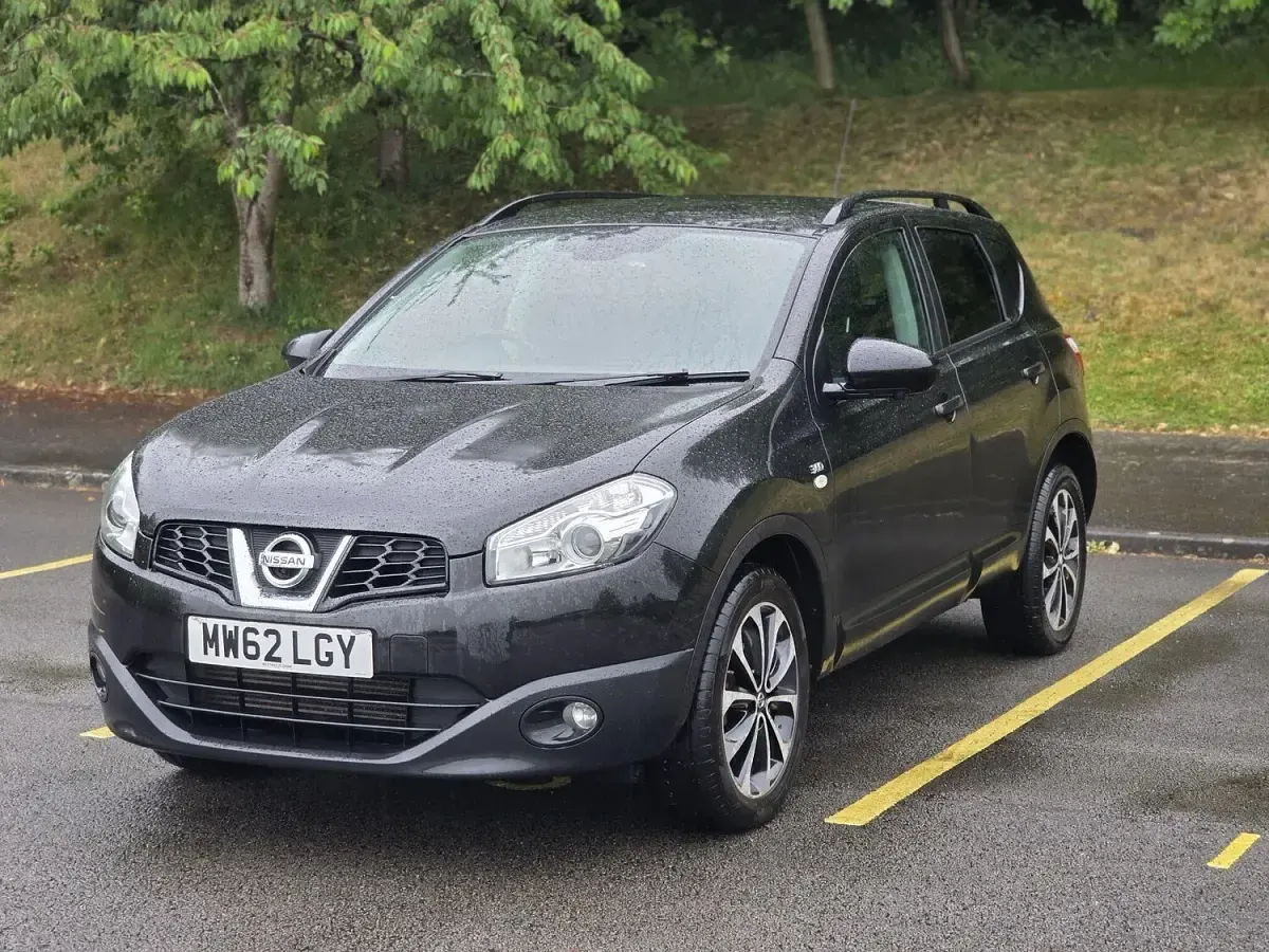 Used Nissan Qashqai 360º 110 HP (80 kW) 2013 Black SUV