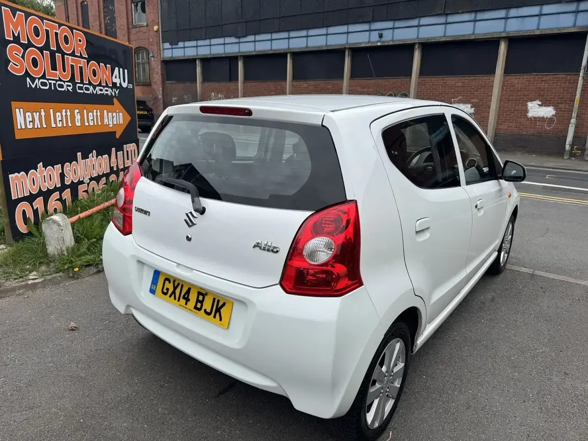 Used Suzuki Alto SZ4 68 HP (50 kW) 2014 White Hatchback