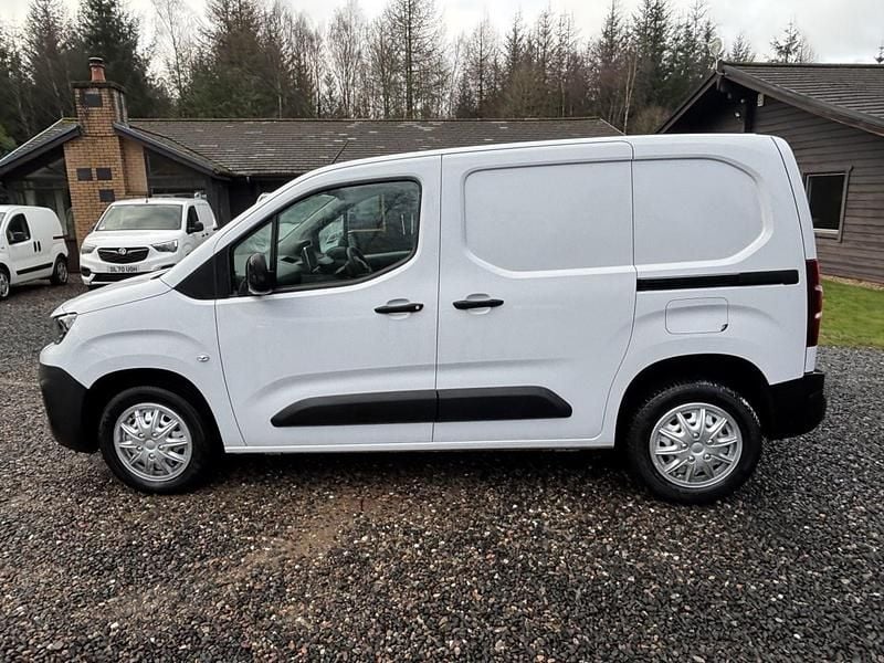 Used Peugeot Partner Premium 131 HP (96 kW) 2023 White MPV