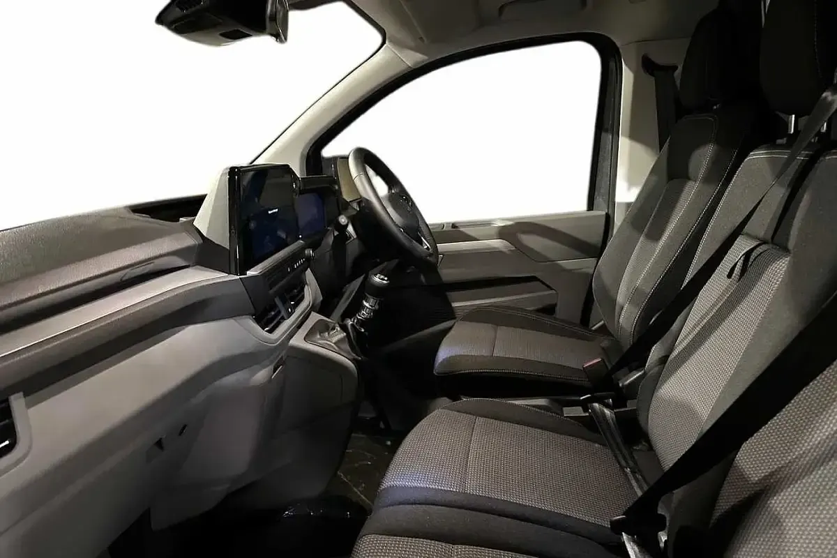 Nouă VW Transporter Pro 2025 Graphite dust metallic Van