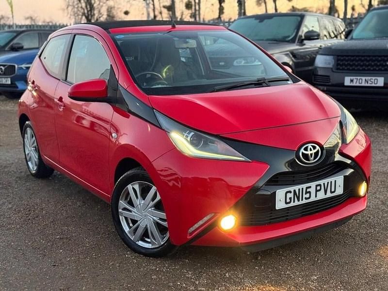 Red Used 2015 Toyota Aygo x-press Hatchback | £2,999 (Fair price) - Image 1/4