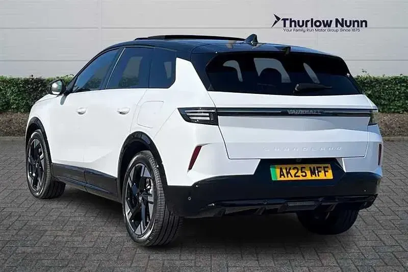 Used Vauxhall Grandland Ultimate 156 kW (213 HP) 2025 Arctic white SUV