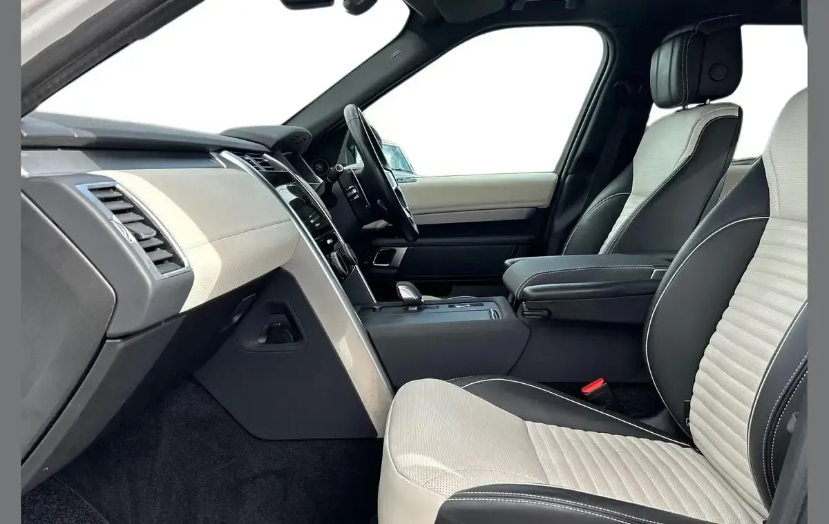 Used Land Rover Discovery HSE Dynamic 296 HP (217 kW) 2023 White SUV