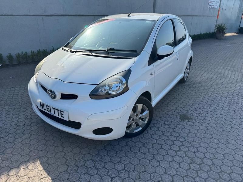 Used Toyota Aygo 2011 White Hatchback