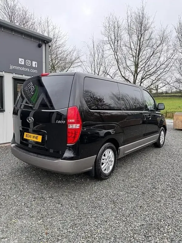 Used Hyundai I800 SE 167 HP (122 kW) 2016 Black MPV