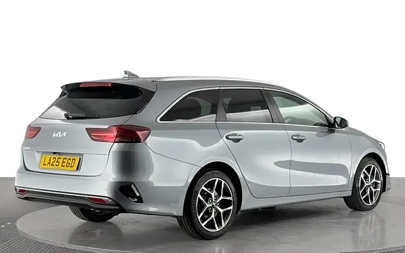 Used Kia Ceed Sportswagon 140 HP (102 kW) 2024 Silver Estate