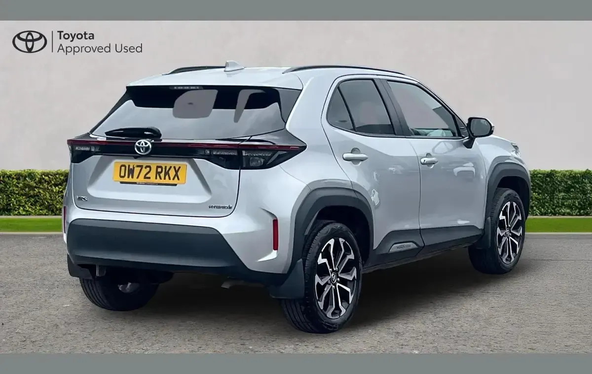 Used Toyota Yaris Cross Design 113 HP (83 kW) 2023 Silver SUV