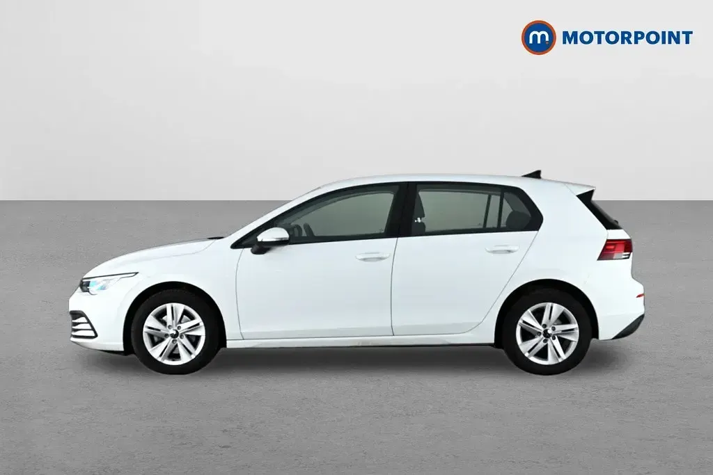 Second-hand VW Golf VIII Life 2022 Alb Hatchback