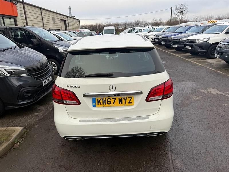 Used Mercedes B200 2017 White MPV