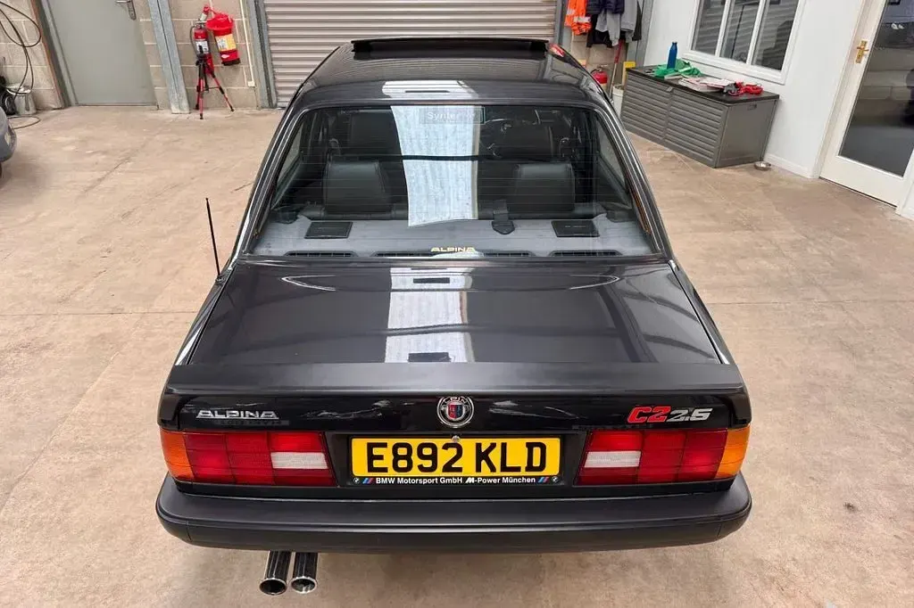 Used BMW 318 Luxury Line 105 HP (77 kW) 1988 Black Sedan