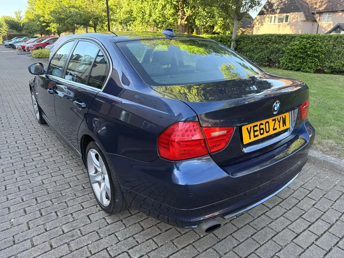 Used BMW 318 Exclusive 2010 Blue Sedan