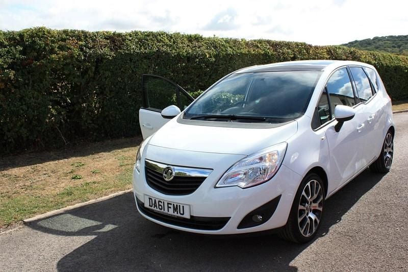 White Used 2011 Vauxhall Meriva Edition MPV | £3,995 (A bit pricey) - Image 1/4