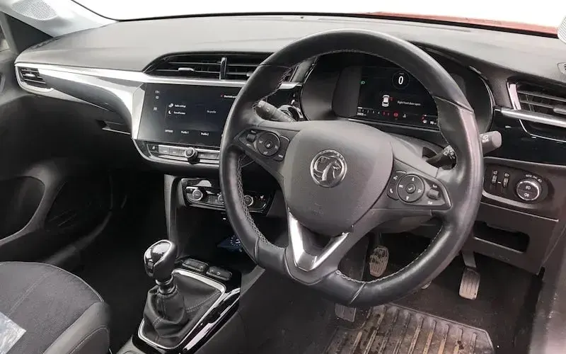 Używany Vauxhall Corsa Elite 102 KM (75 kW) 2021 Czerwony Hatchback