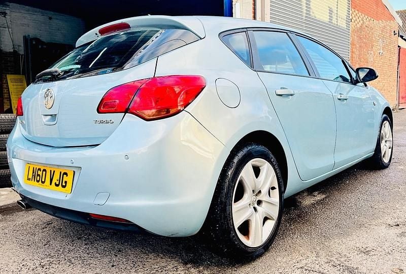 Used Vauxhall Astra 2010 Blue Hatchback
