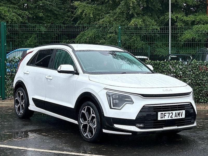 White Used 2023 Kia Niro 3 SUV | £23,248 (A bit pricey) - Image 1/4