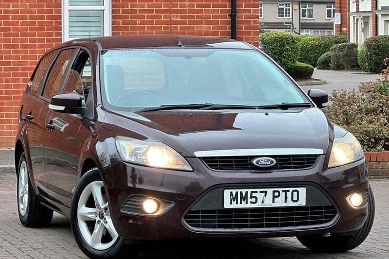 Used Ford Focus Zetec 123 HP (90 kW) 2008 Red Estate
