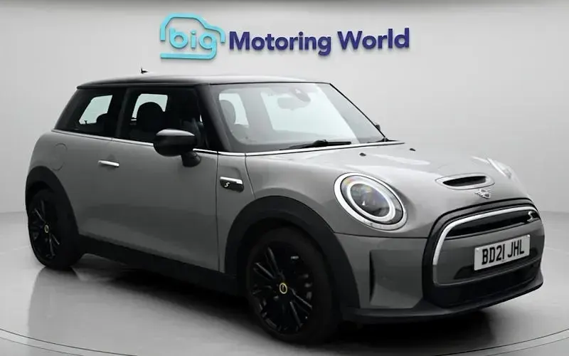 Used Mini Cooper Level 2 135 kW (184 HP) 2023 Hatchback
