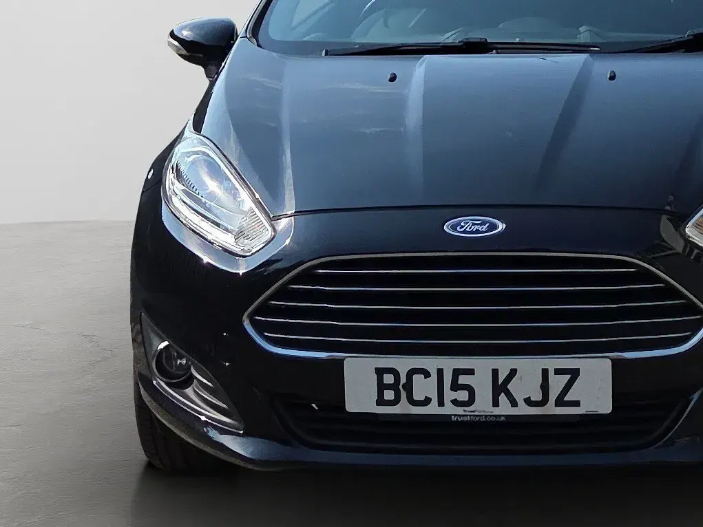Used Ford Fiesta Zetec 82 HP (60 kW) 2015 Black Hatchback