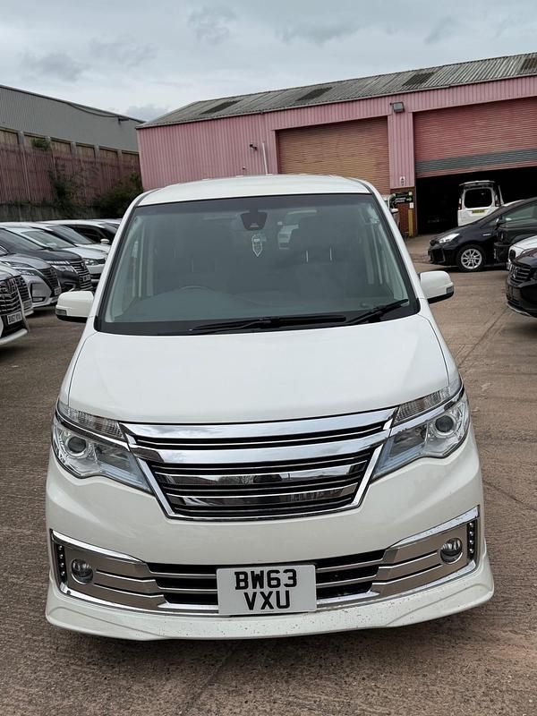 Used Nissan Serena 2014 White MPV