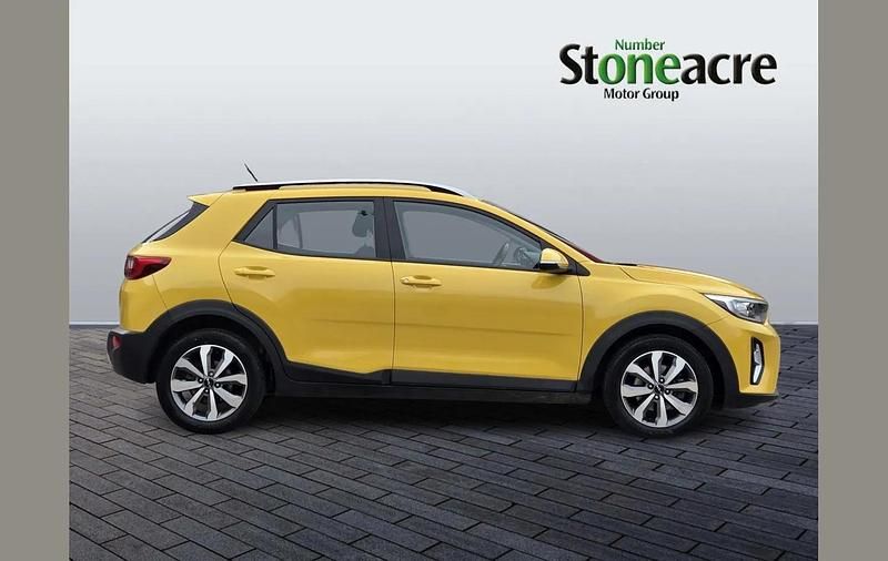Used Kia Stonic 99 HP (72 kW) 2022 Yellow SUV