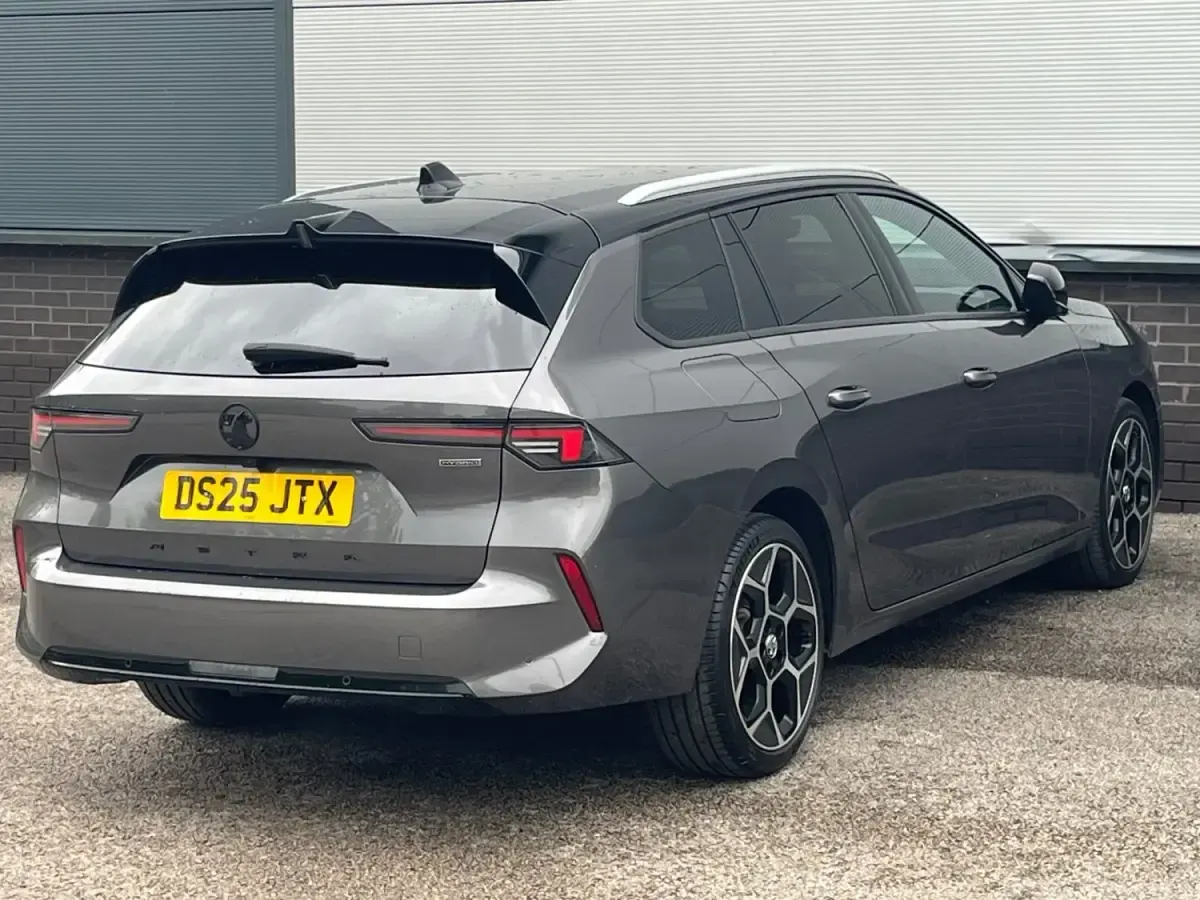 Second-hand Vauxhall Astra 2025 Gri Break