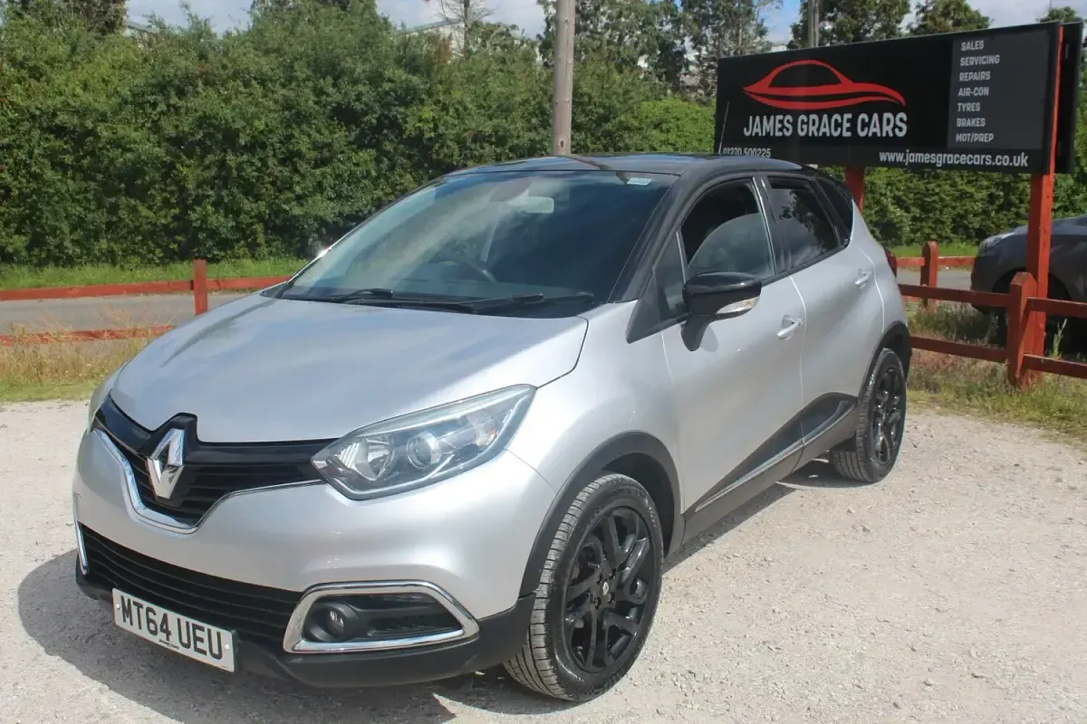 Used Renault Captur Dynamique 90 HP (66 kW) 2015 Silver SUV