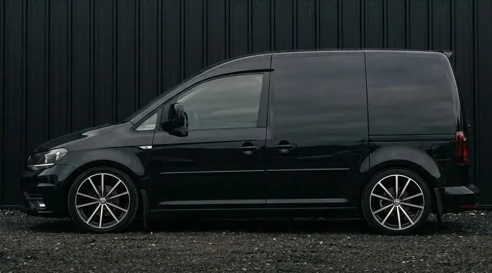 Used VW Caddy Highline 102 HP (75 kW) 2017 Black MPV