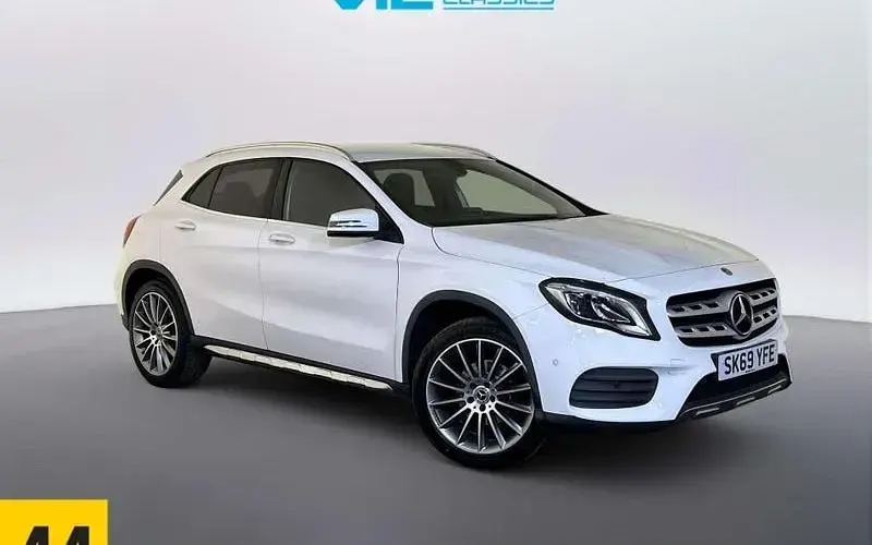 Used Mercedes GLA180 AMG line 122 HP (89 kW) 2019 SUV