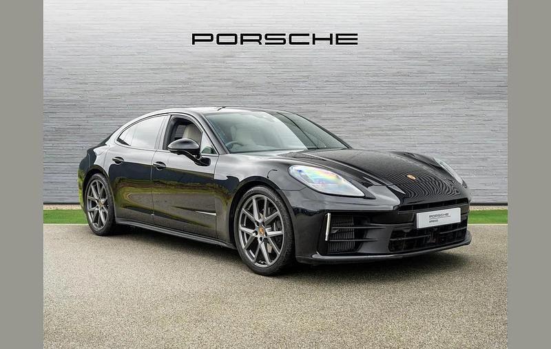 Used Porsche Panamera 353 HP (259 kW) 2025 Black Hatchback