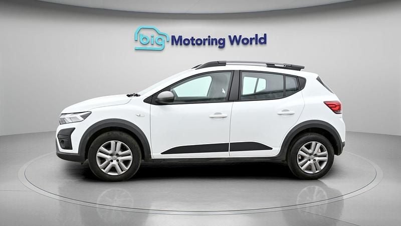 Used Dacia Sandero Expression 90 HP (66 kW) 2023 White Hatchback