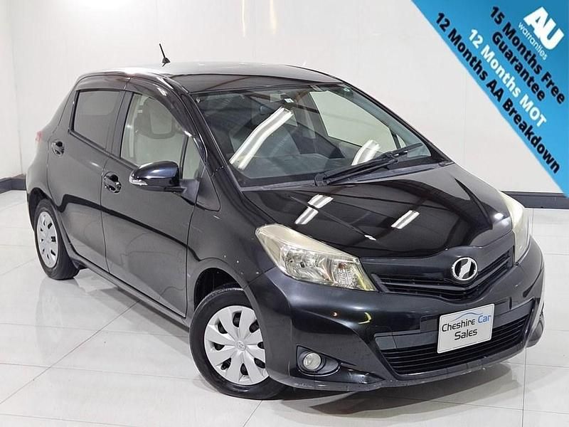 Black Used 2014 Toyota Yaris Hatchback | £5,995 (Good price) - Image 1/3